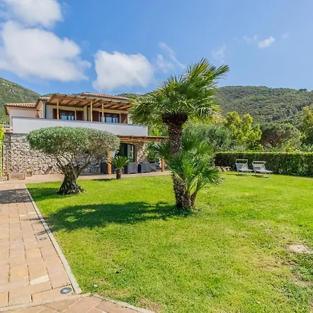 Acquasalata Villa
