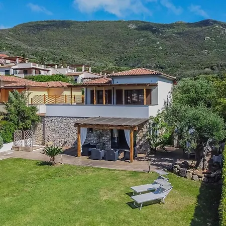 Acquasalata Villa Nisporto