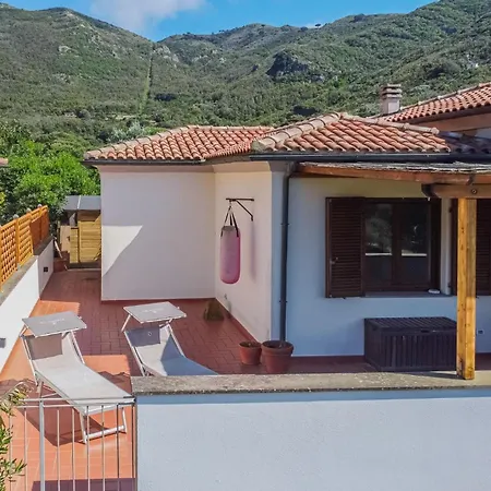 Acquasalata Villa *