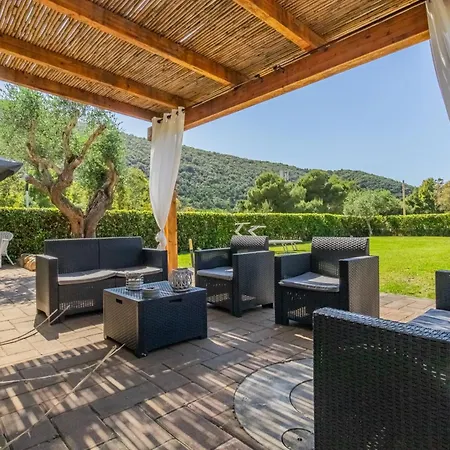 Villa Acquasalata Nisporto